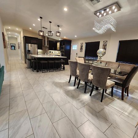 The Villa Orlando@College Park. Sleeps16 Exteriér fotografie