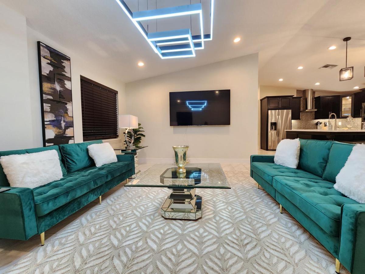 The Villa Orlando@College Park. Sleeps16 Exteriér fotografie