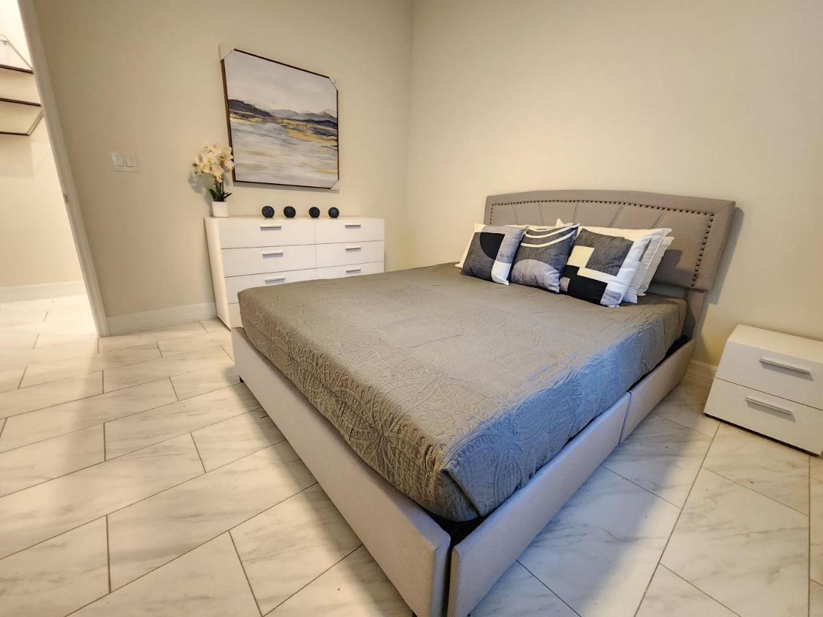 The Villa Orlando@College Park. Sleeps16 Exteriér fotografie