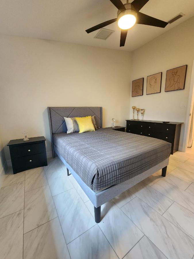 The Villa Orlando@College Park. Sleeps16 Exteriér fotografie