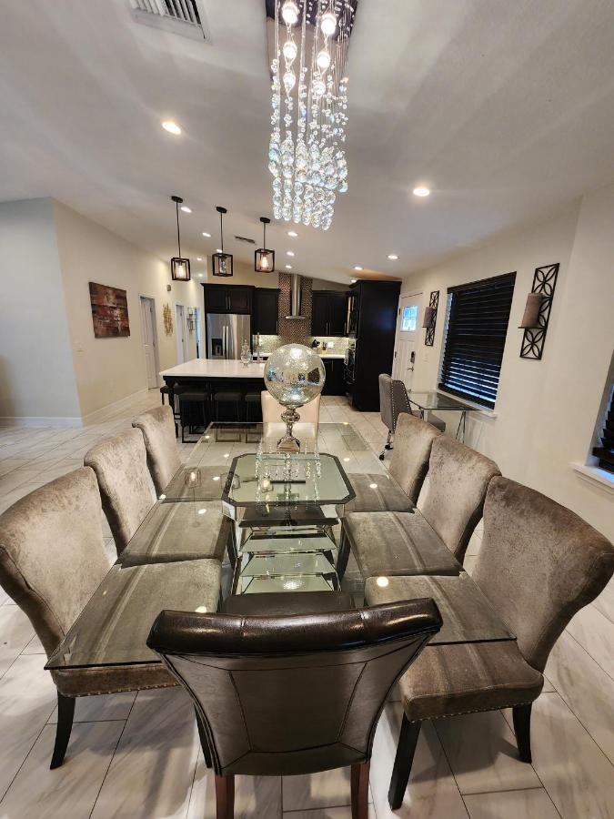 The Villa Orlando@College Park. Sleeps16 Exteriér fotografie