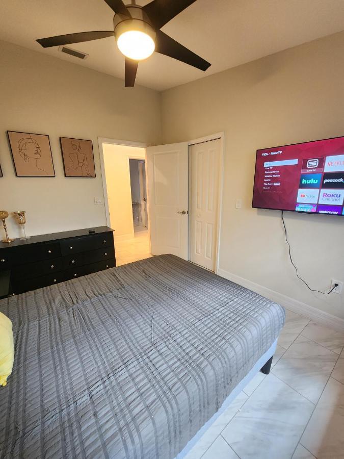 The Villa Orlando@College Park. Sleeps16 Exteriér fotografie