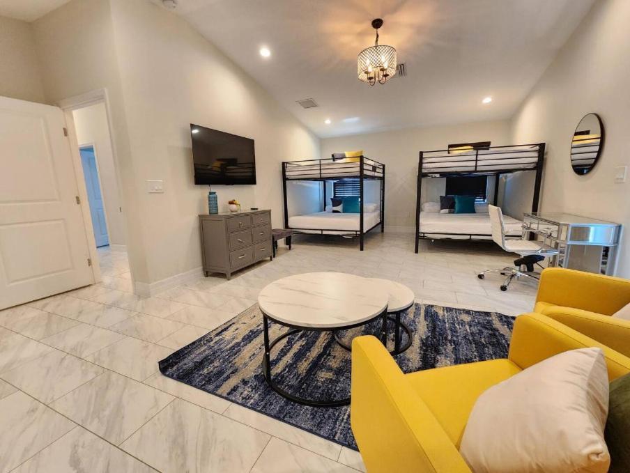 The Villa Orlando@College Park. Sleeps16 Exteriér fotografie